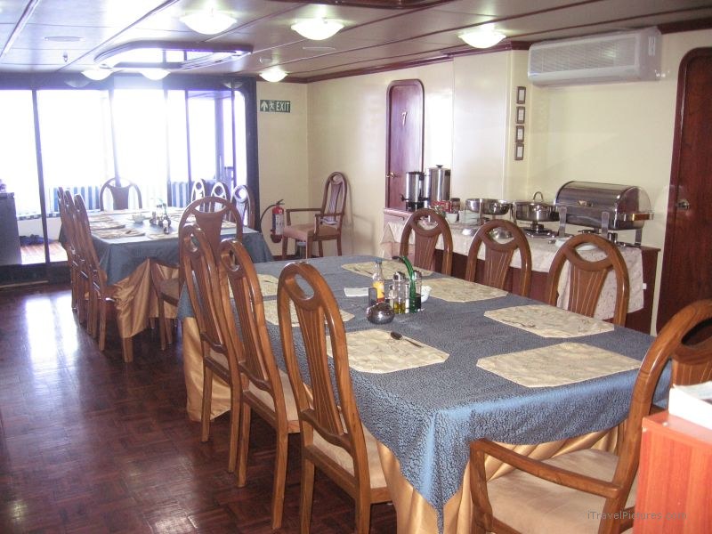 boat dining table